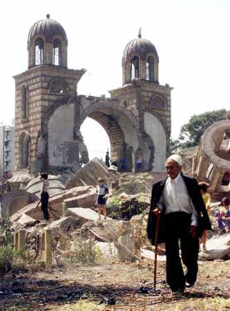 djakovica porusena crkva 02